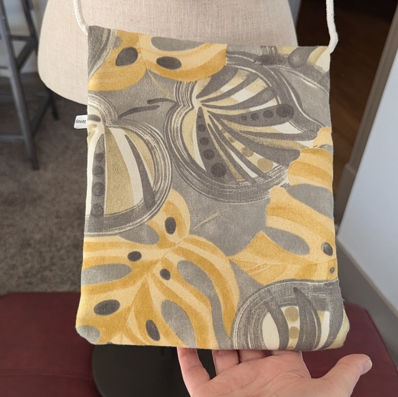 Floral Canvas Crossbody - Picture 5 of 7